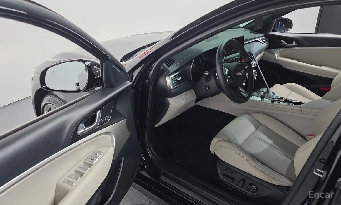 Photo 11 - Genesis G70