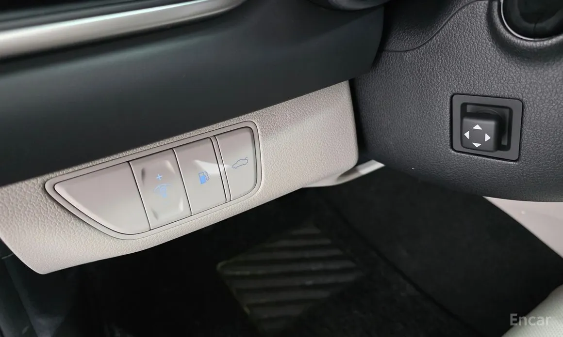 Photo 13 - Genesis G70