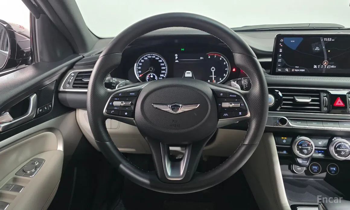 Photo 14 - Genesis G70