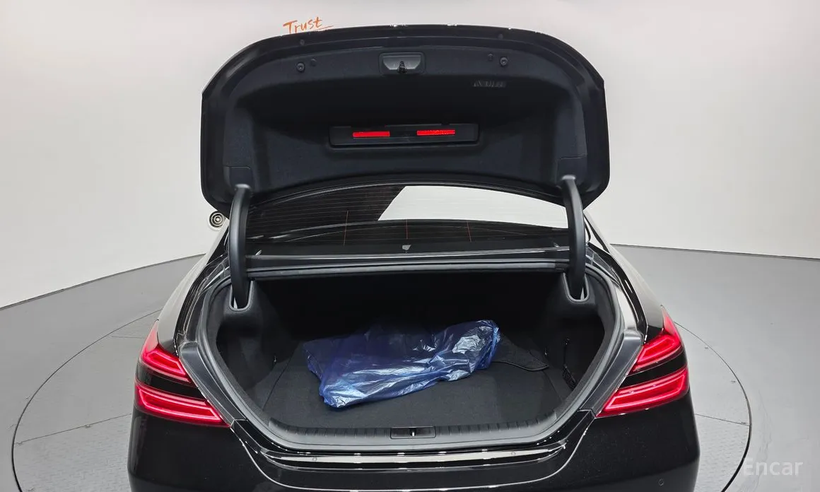 Photo 20 - Genesis G70
