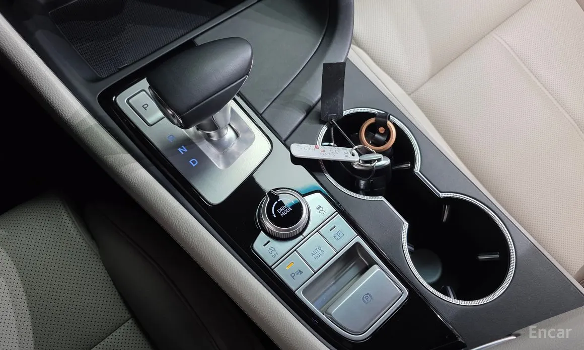 Photo 9 - Genesis G70