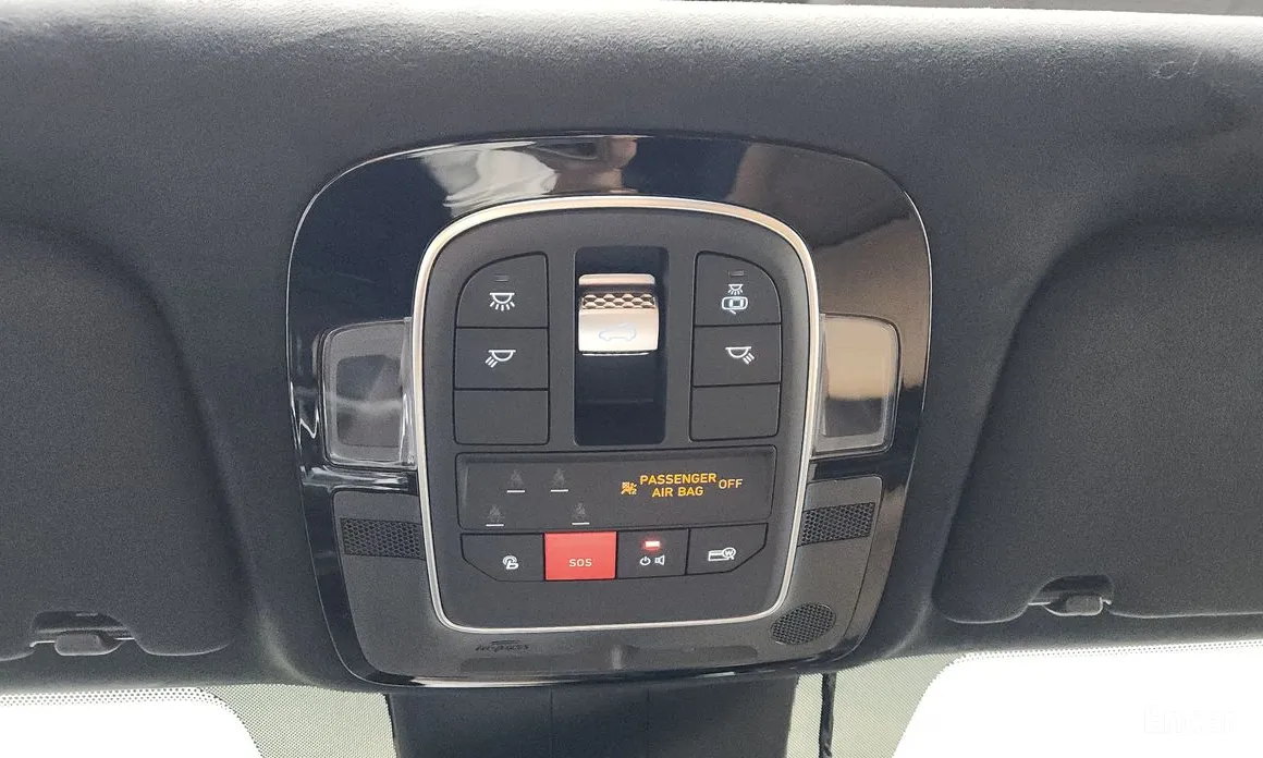 Фото 31 - Hyundai Santa Fe