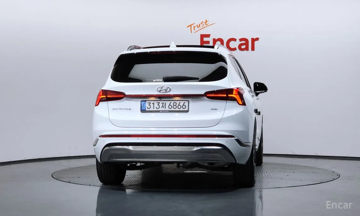 Фото 4 - Hyundai Santa Fe