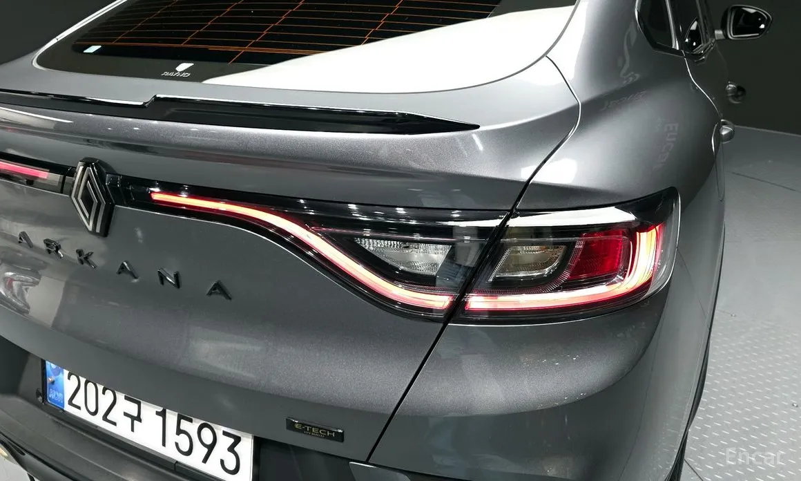 Renault Arkana 2024 1.6 E-TECH Iconic Design Package