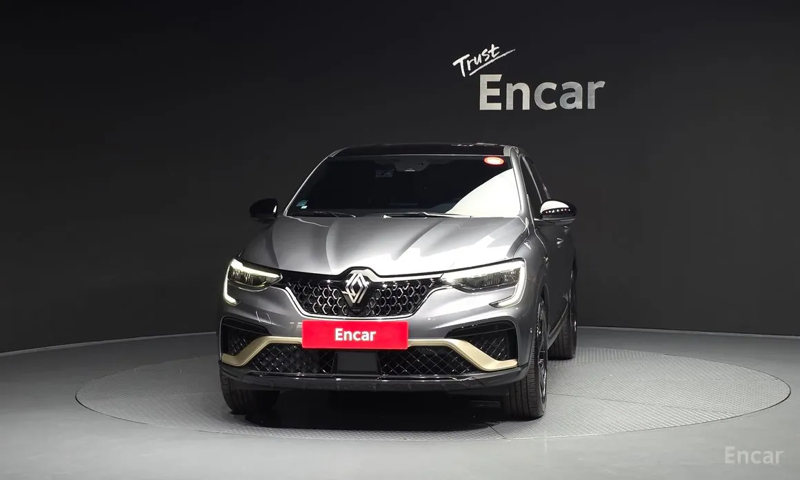 Renault Arkana 2024 1.6 E-TECH Iconic Design Package