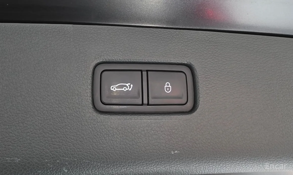 Фото 19 - Genesis GV80