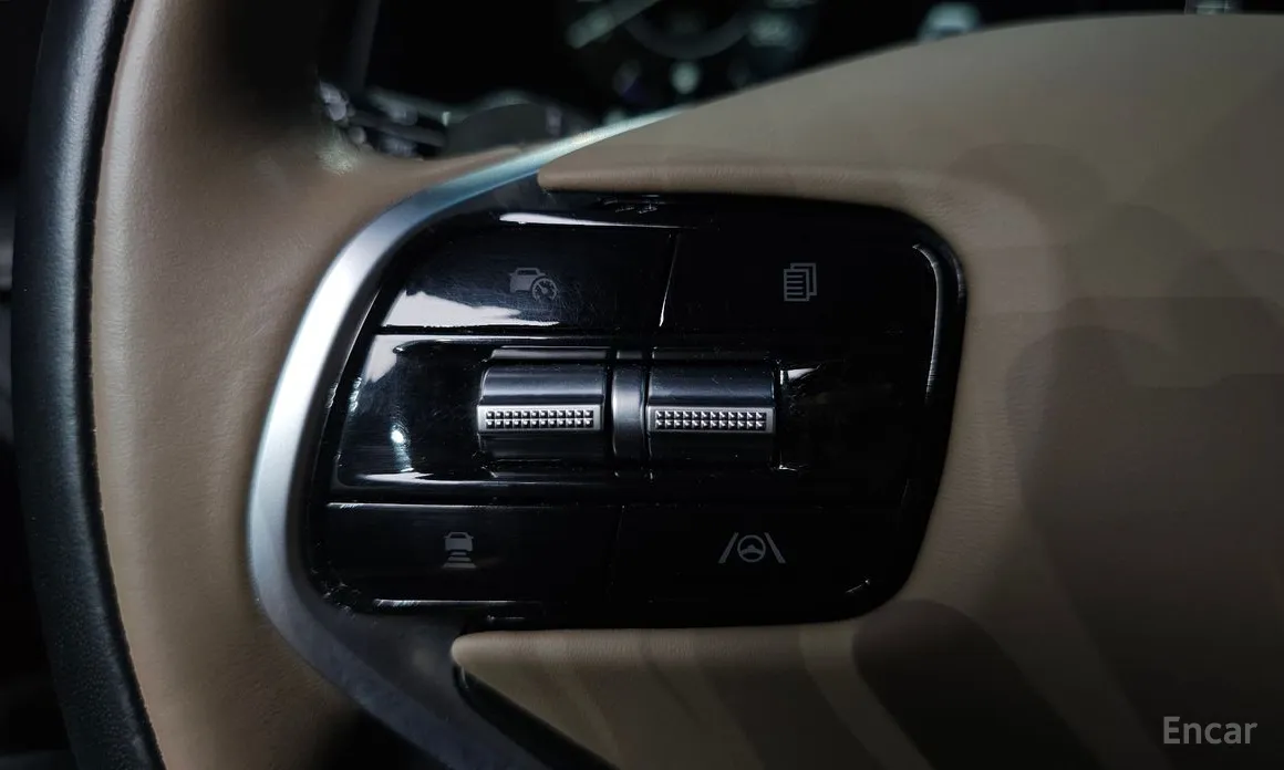 Photo 18 - Kia K8