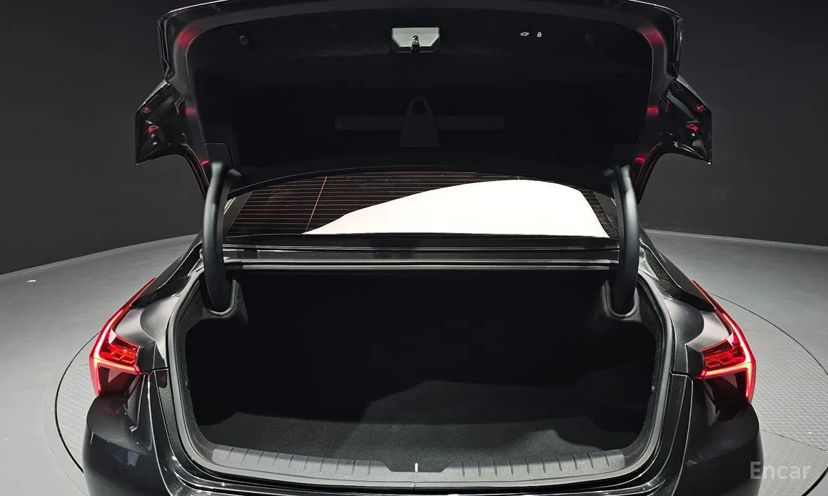 Photo 20 - Kia K8