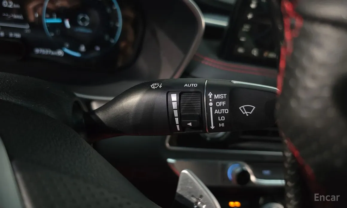 Фото 28 - Genesis G70