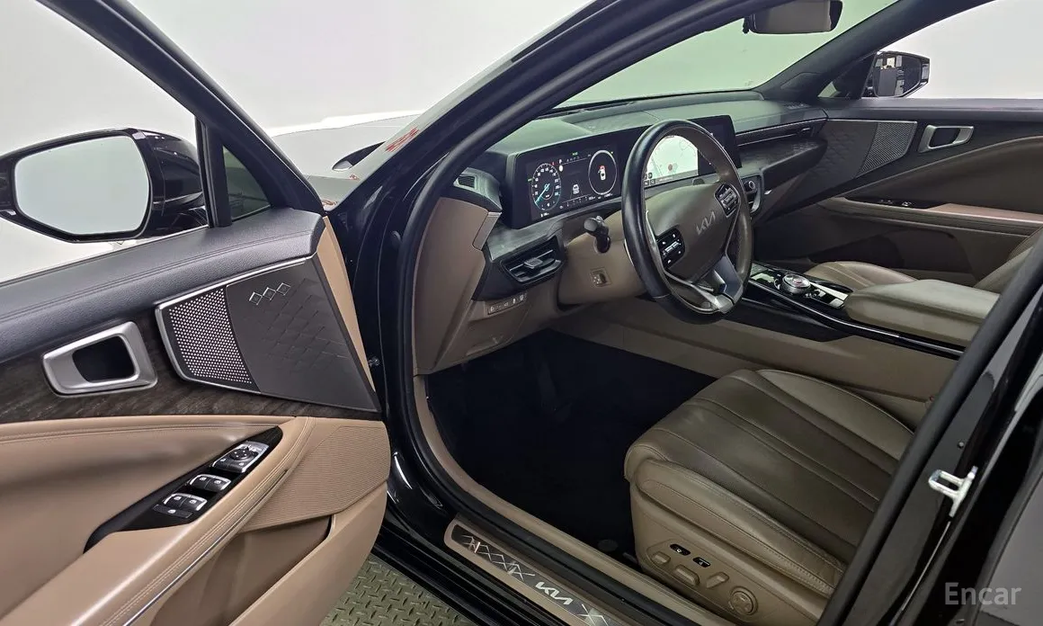 Photo 10 - Kia K8