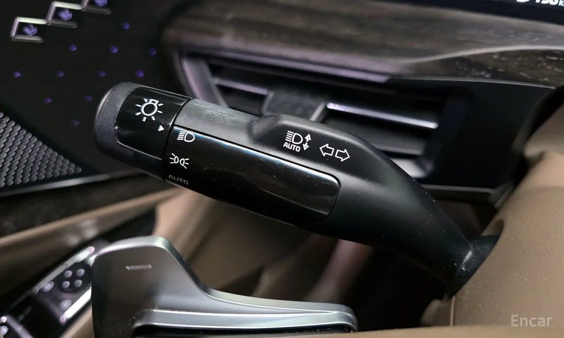 Photo 29 - Kia K8