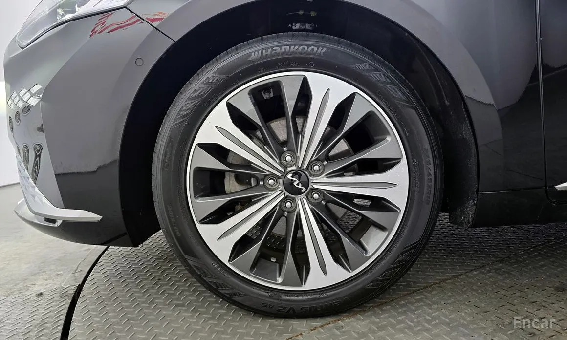 Photo 5 - Kia K8