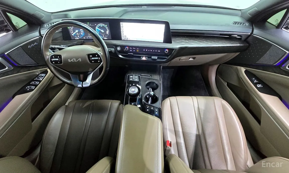 Photo 7 - Kia K8