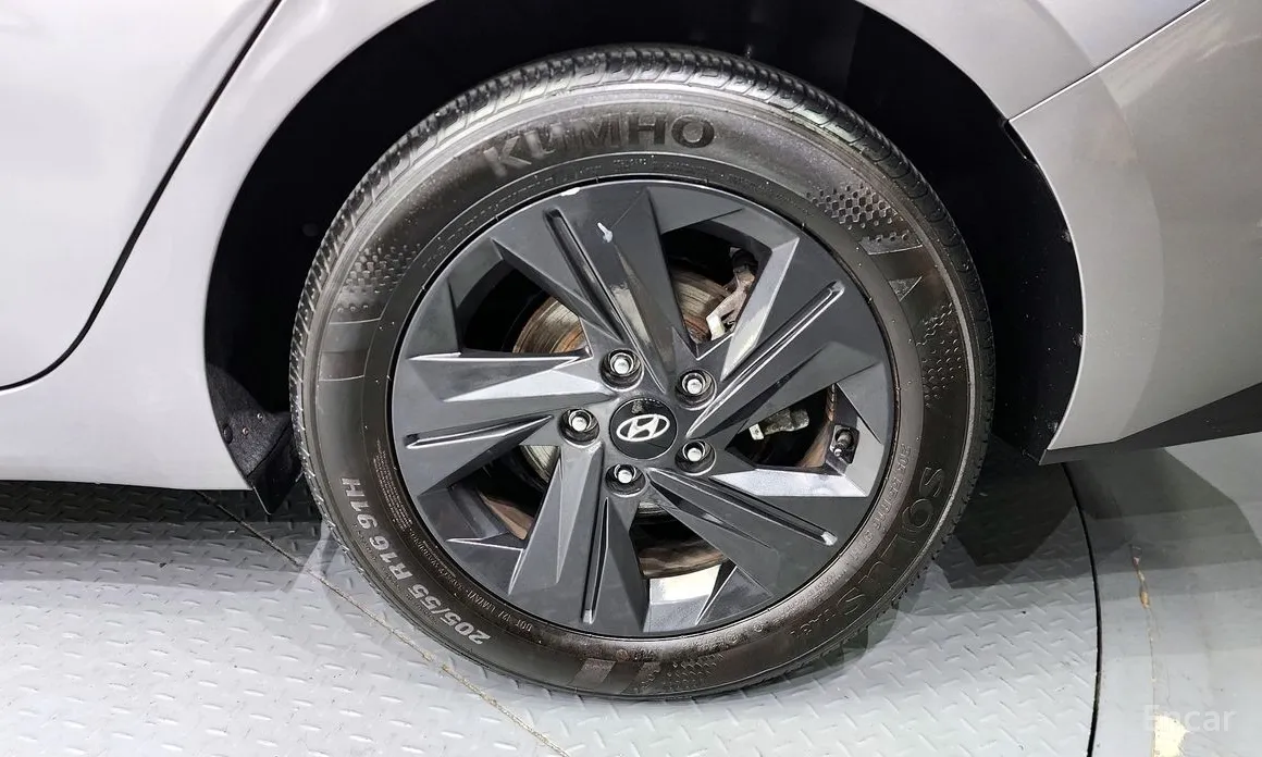 Фото 21 - Hyundai Avante