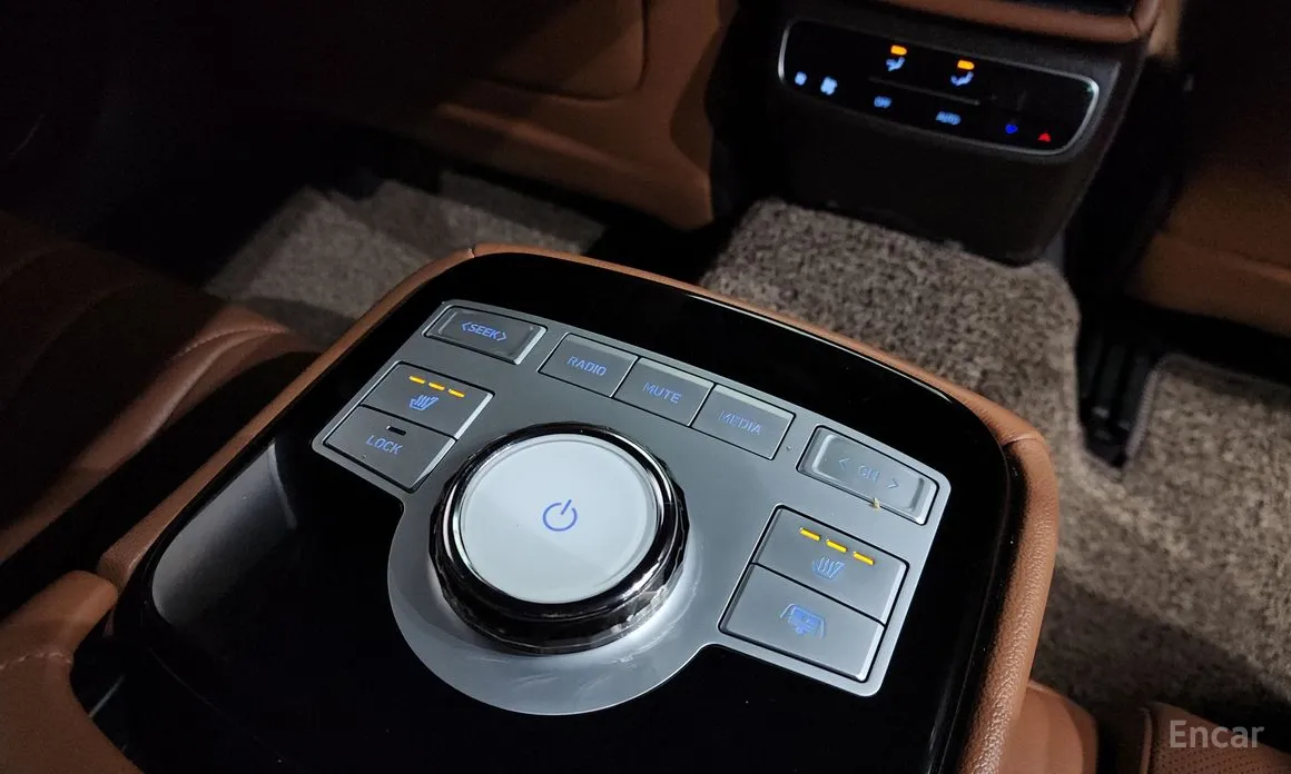 Фото 18 - Genesis G80