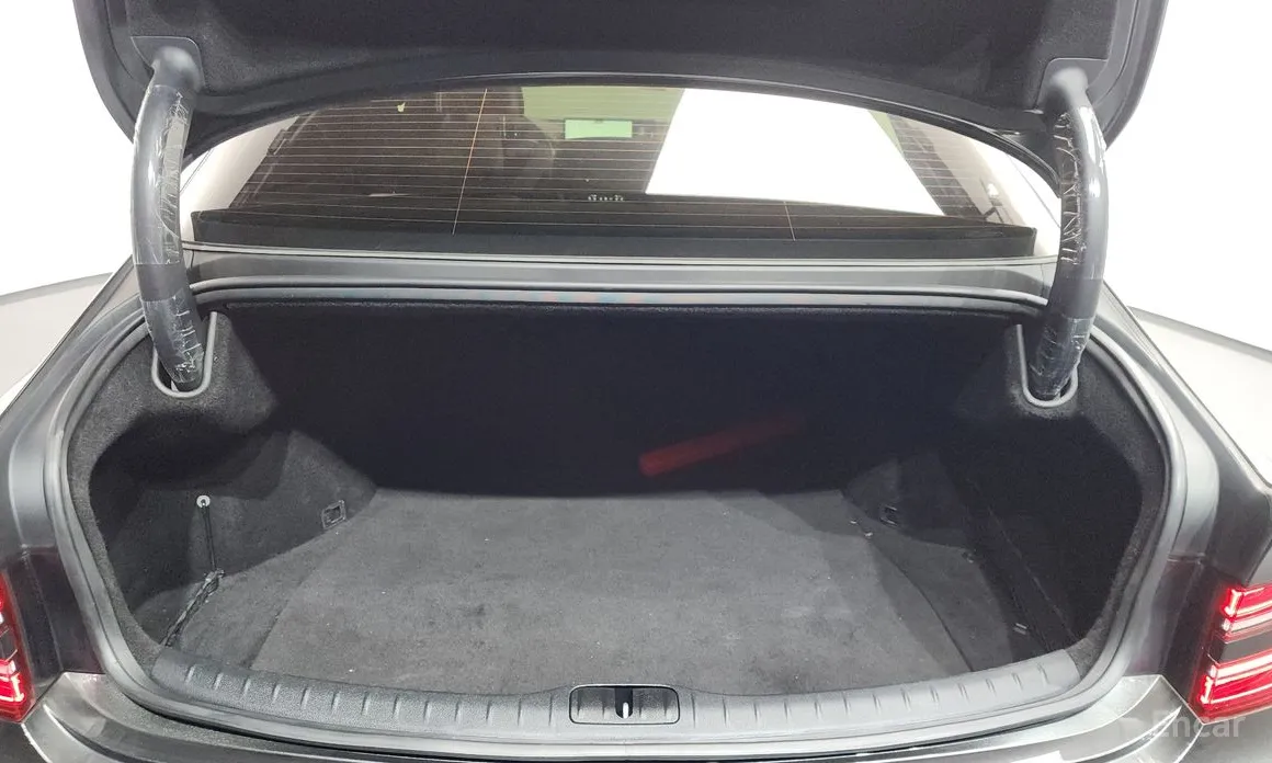 Фото 20 - Genesis G80
