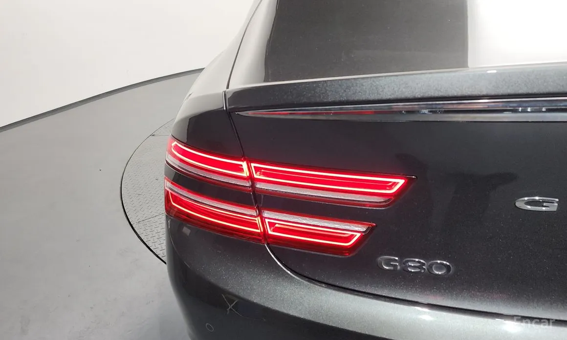 Фото 23 - Genesis G80