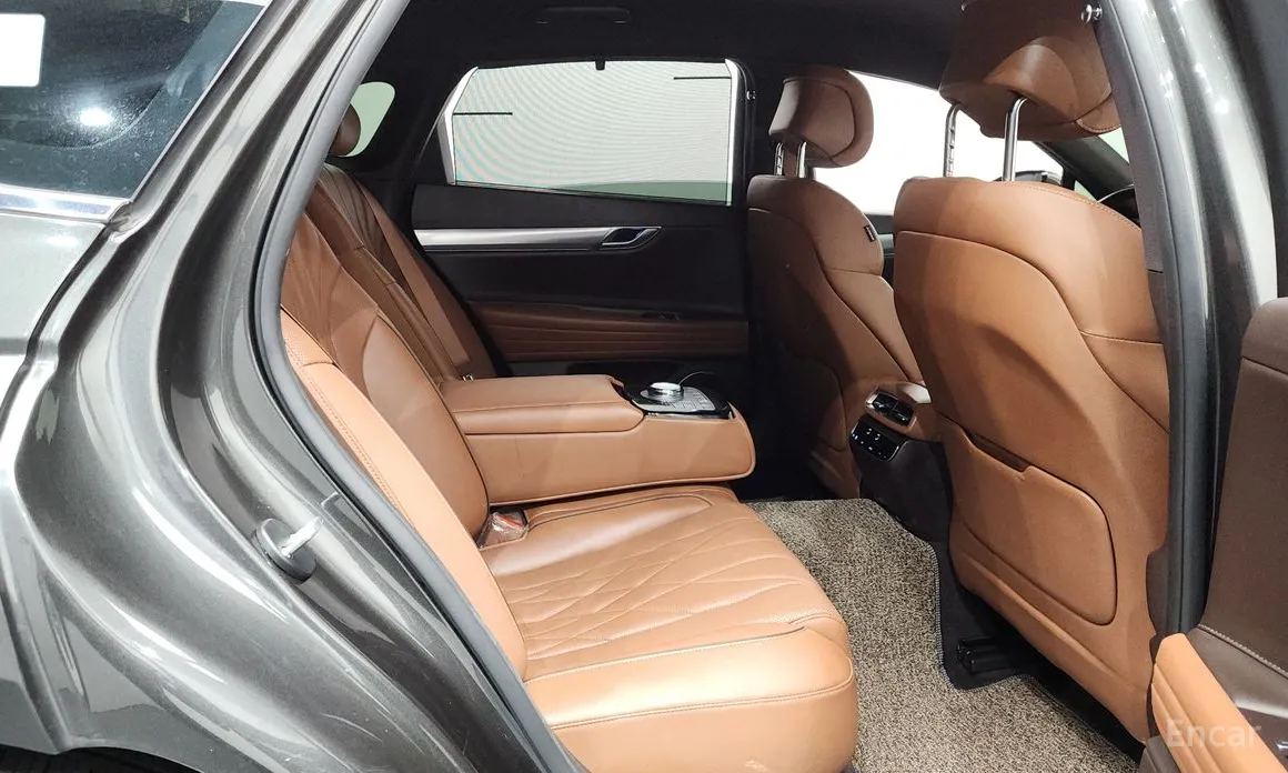 Фото 26 - Genesis G80