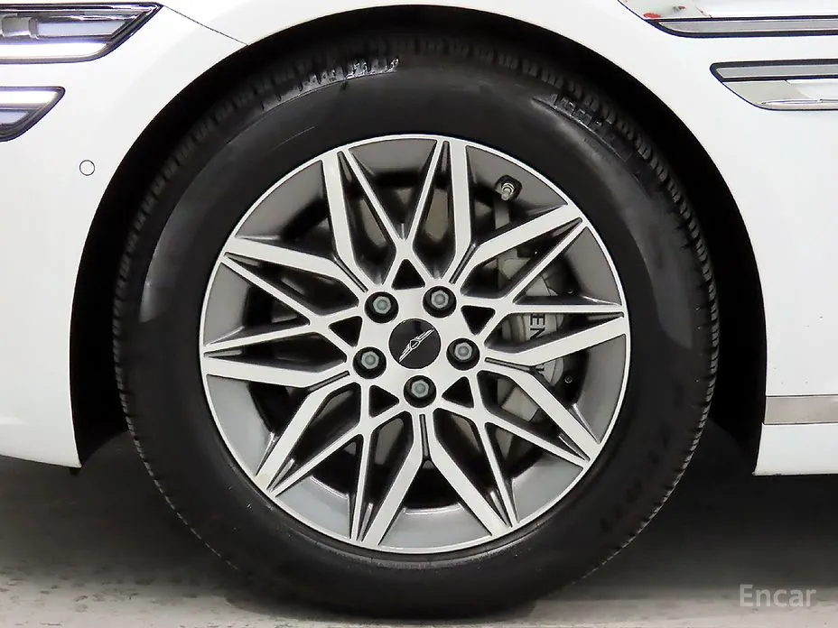 Фото 20 - Genesis G80