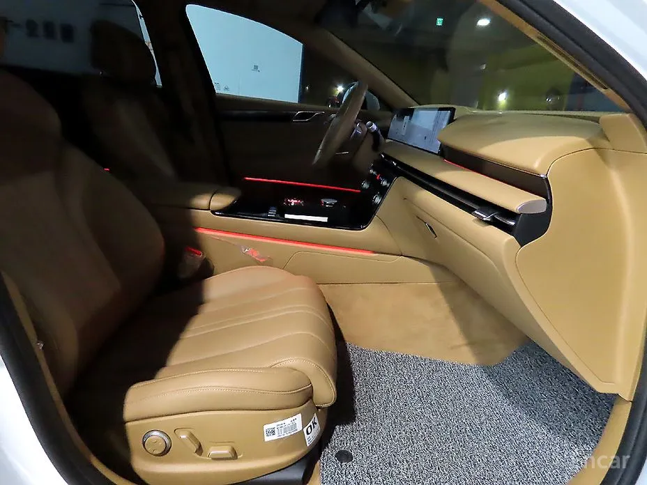 Фото 8 - Genesis G80