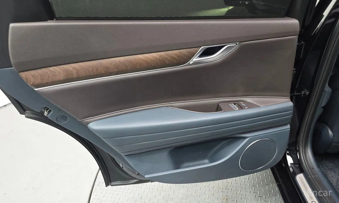 Фото 25 - Genesis G80