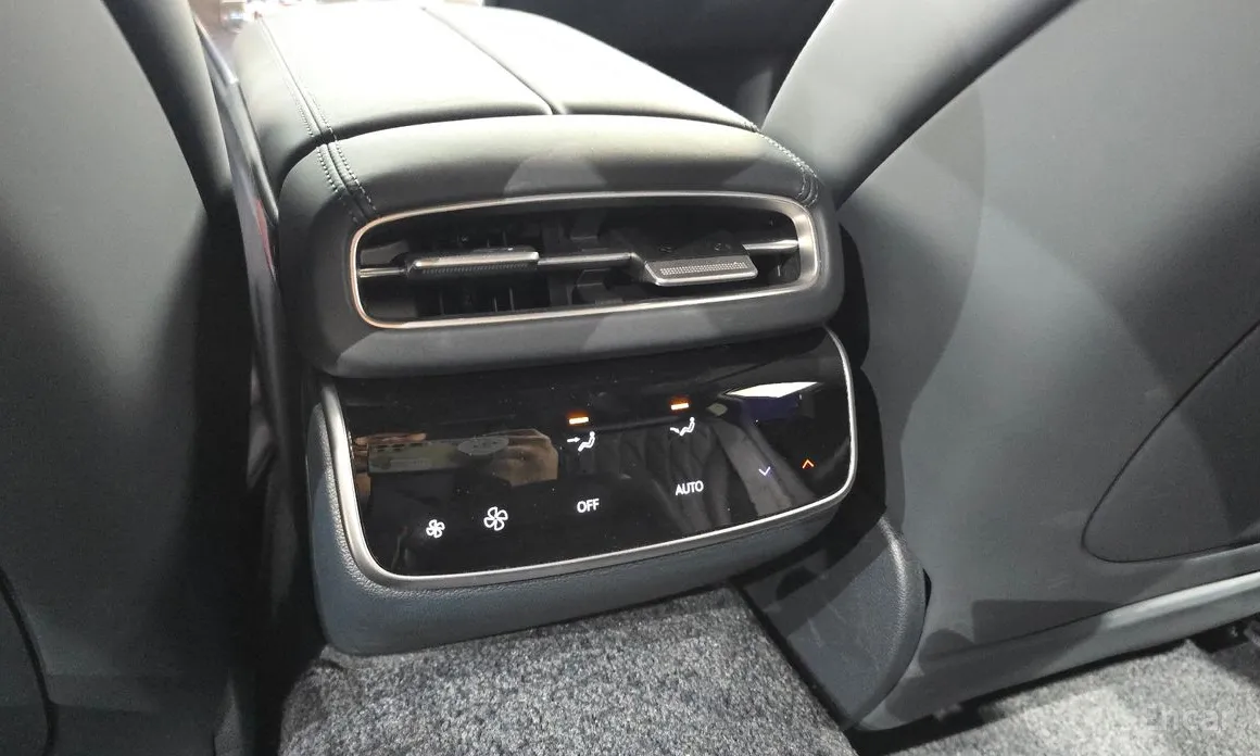 Фото 29 - Genesis G80