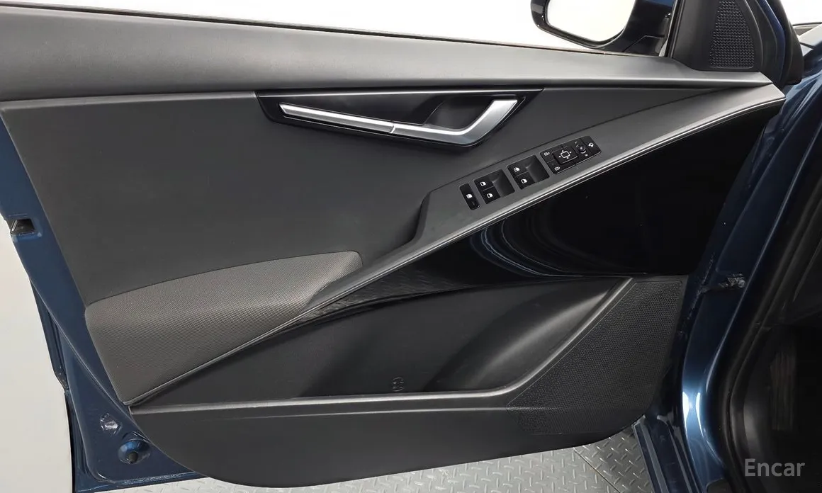 Фото 24 - Kia Niro