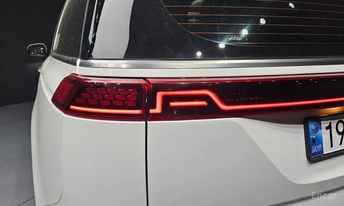 Photo 23 - Kia Carnival