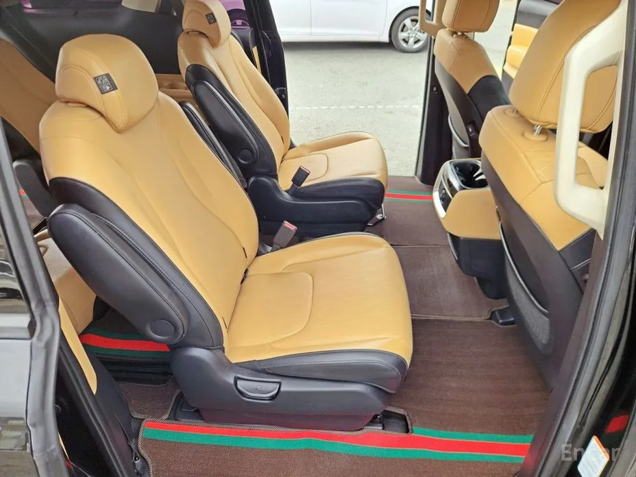 Фото 13 - Kia Carnival