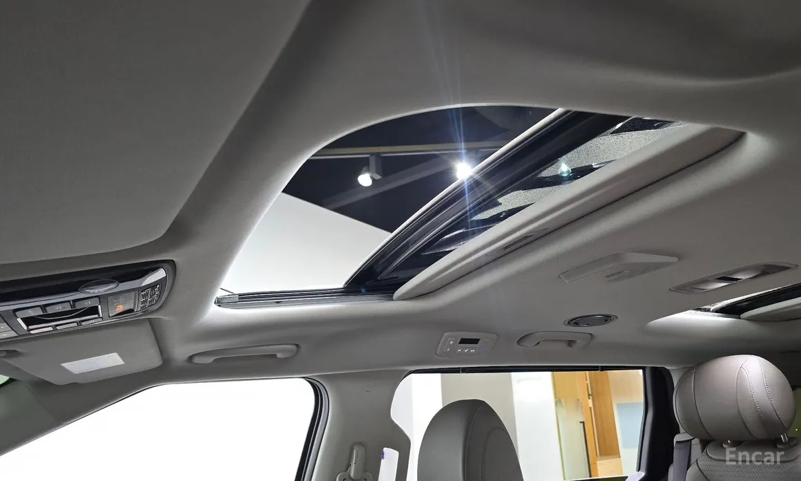 Kia Carnival 2023 Gasoline 7-Seater Gravity
