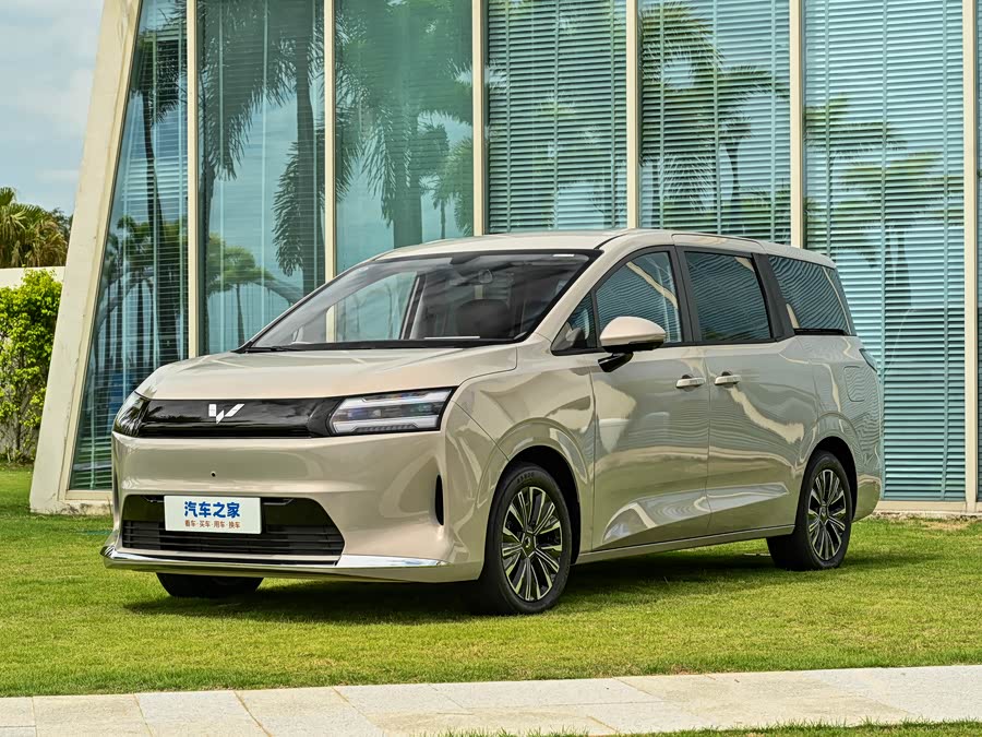 Wuling Starlight 730 Hybrid/EV