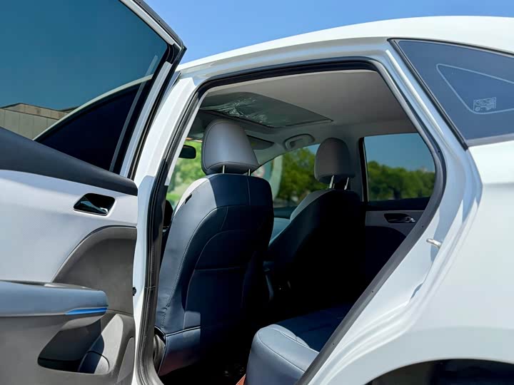 Chevrolet Monza 2023 2023款 1.5L 双离合悦享版