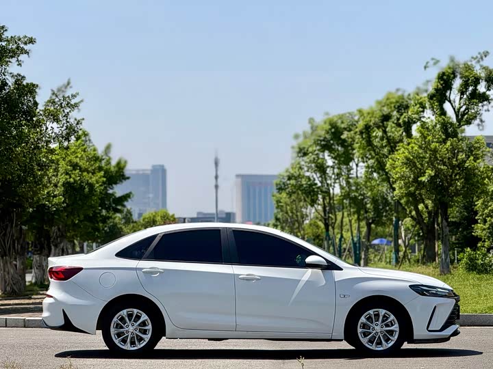 Chevrolet Monza 2023 2023款 1.5L 双离合悦享版
