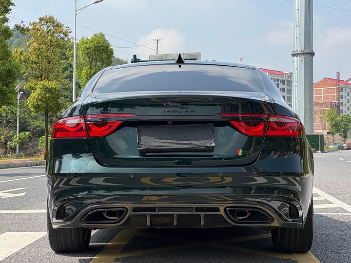 Jaguar XF L 2025 2025款 2.0T P250 两驱尊享豪华版
