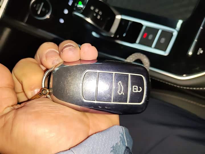 Chery Tiggo 8 2025 2025款 卓越版 230TCI 自动豪华版 5座