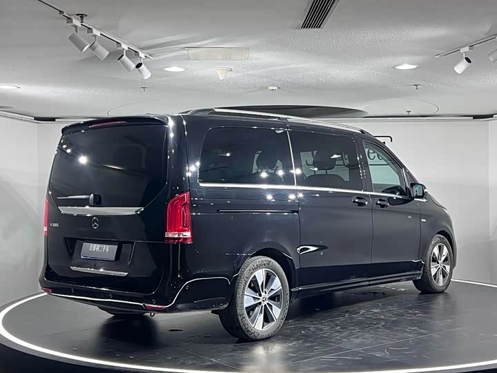 Mercedes-Benz V-Class 2022 2022款 V 260 尊贵版