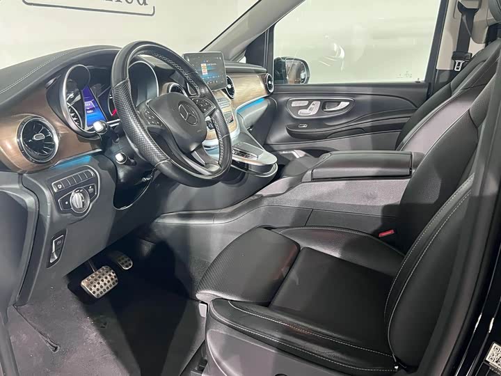 Mercedes-Benz V-Class 2022 2022款 V 260 尊贵版