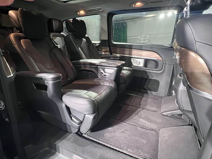 Mercedes-Benz V-Class 2022 2022款 V 260 尊贵版
