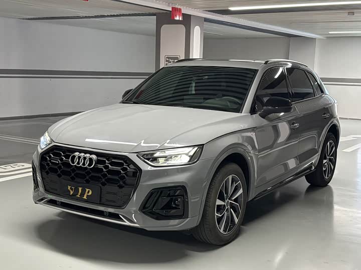 Photo 1 - Audi Q5L
