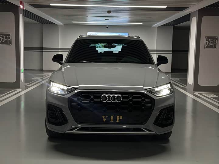 Фото 2 - Audi Q5L