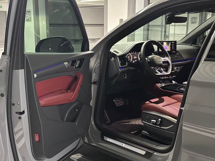 Фото 7 - Audi Q5L
