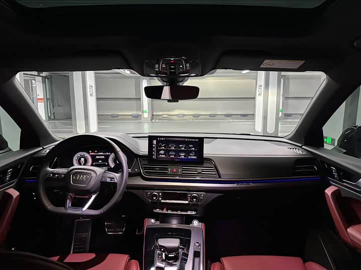 Фото 9 - Audi Q5L