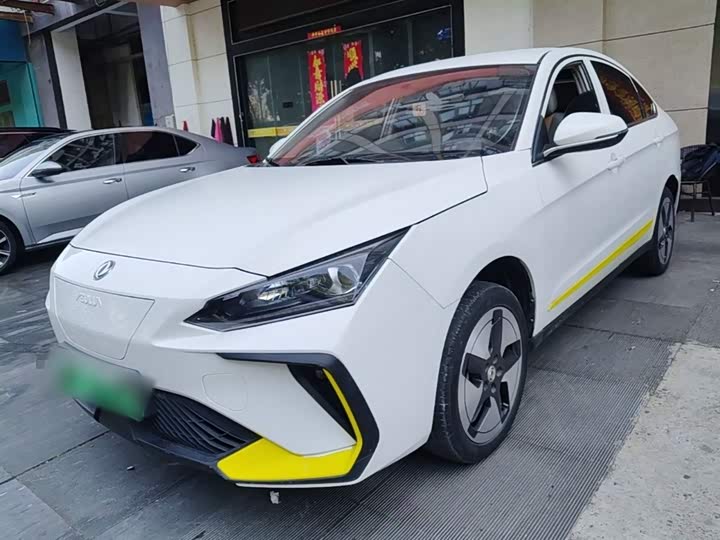 Dongfeng Aeolus E70
