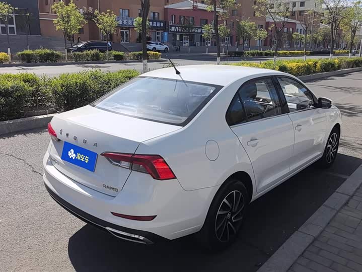 صورة 3 - Skoda Rapid