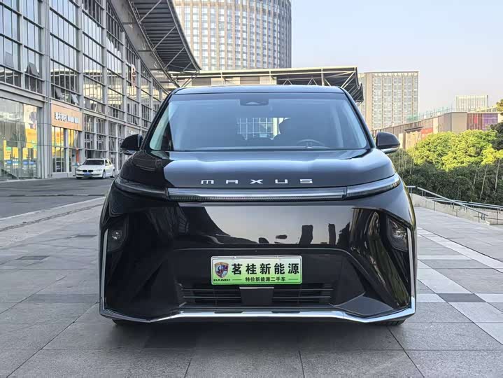 Maxus Mifa 9