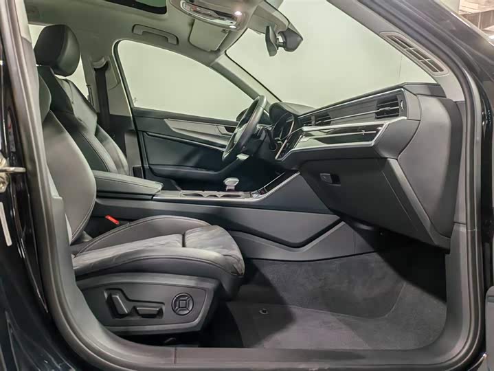 صورة 7 - Audi A6