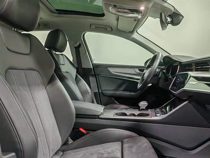 صورة 8 - Audi A6