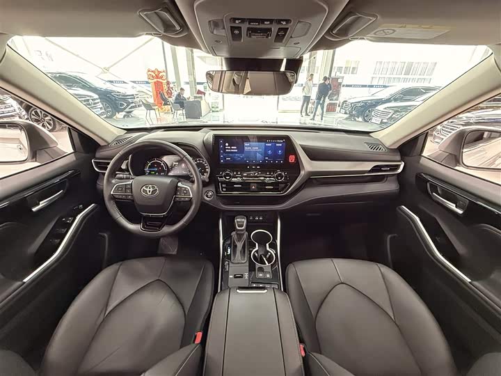 Фото 7 - Toyota Highlander