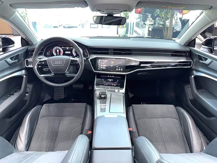 Zdjęcie 4 - Audi A7L