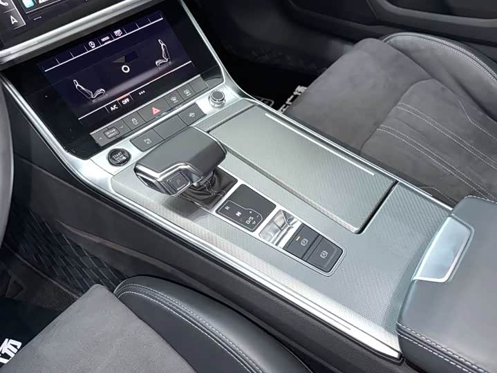 Zdjęcie 5 - Audi A7L